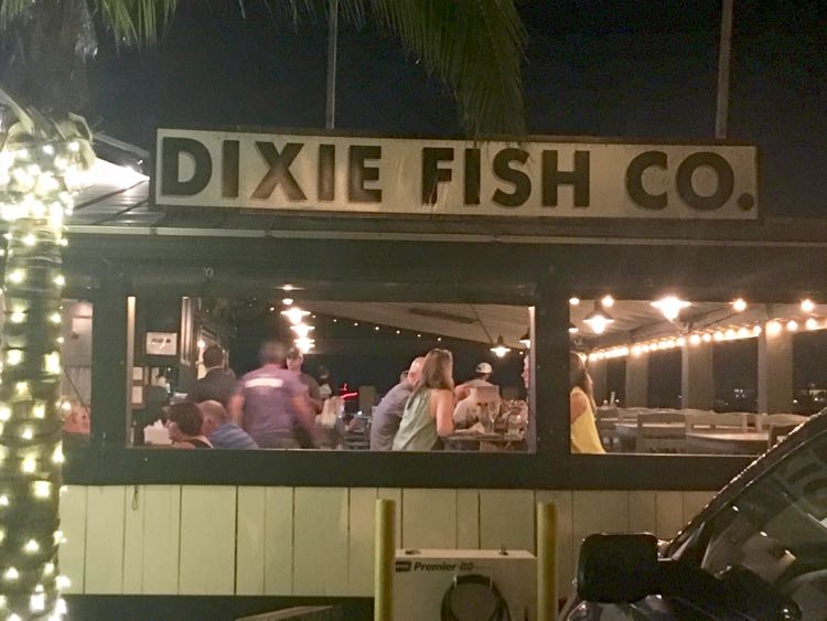 outside dining in Fort Myers Beach