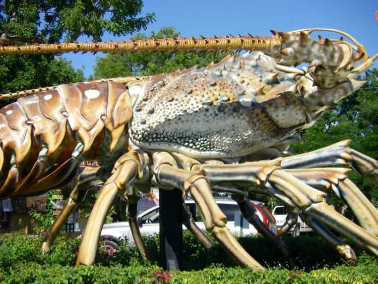 largest lobster statue in the world